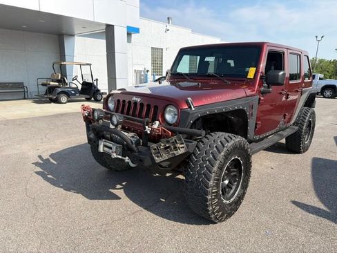Used 2007 Jeep Wrangler Unlimited Sahara w/ Trailer Tow Group AWD/4WD image 2