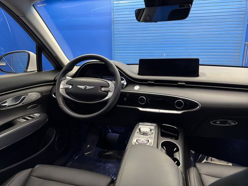 Used 2023 Genesis GV70 2.5T w/ Select Package image 30