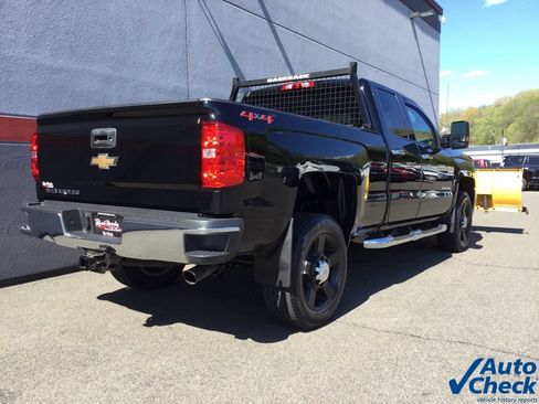 Used 2018 Chevrolet Silverado 2500 W/T w/ Snow Plow Prep Package AWD/4WD image 10