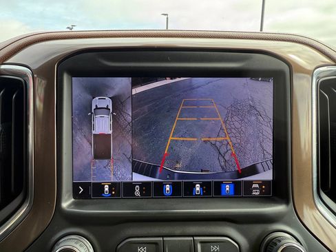 Used 2021 Chevrolet Silverado 2500 High Country AWD/4WD image 17