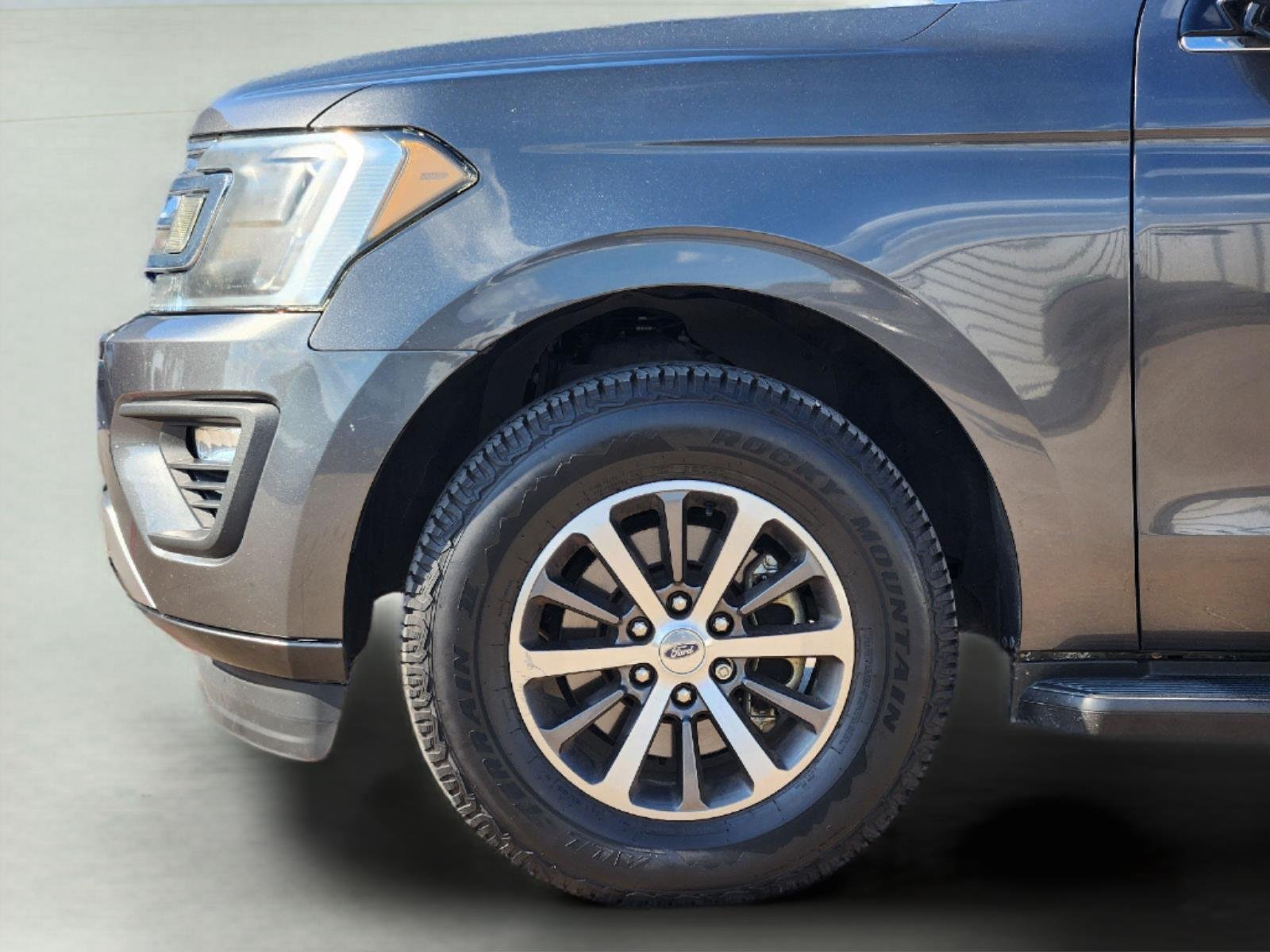 Used 2019 Ford Expedition XLT RWD image 9