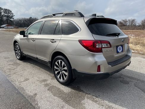 Used 2016 Subaru Outback 2.5i Limited image 3