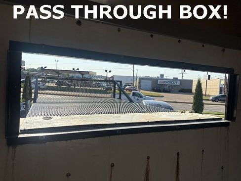 Used 2018 Chevrolet Express 3500 image 34