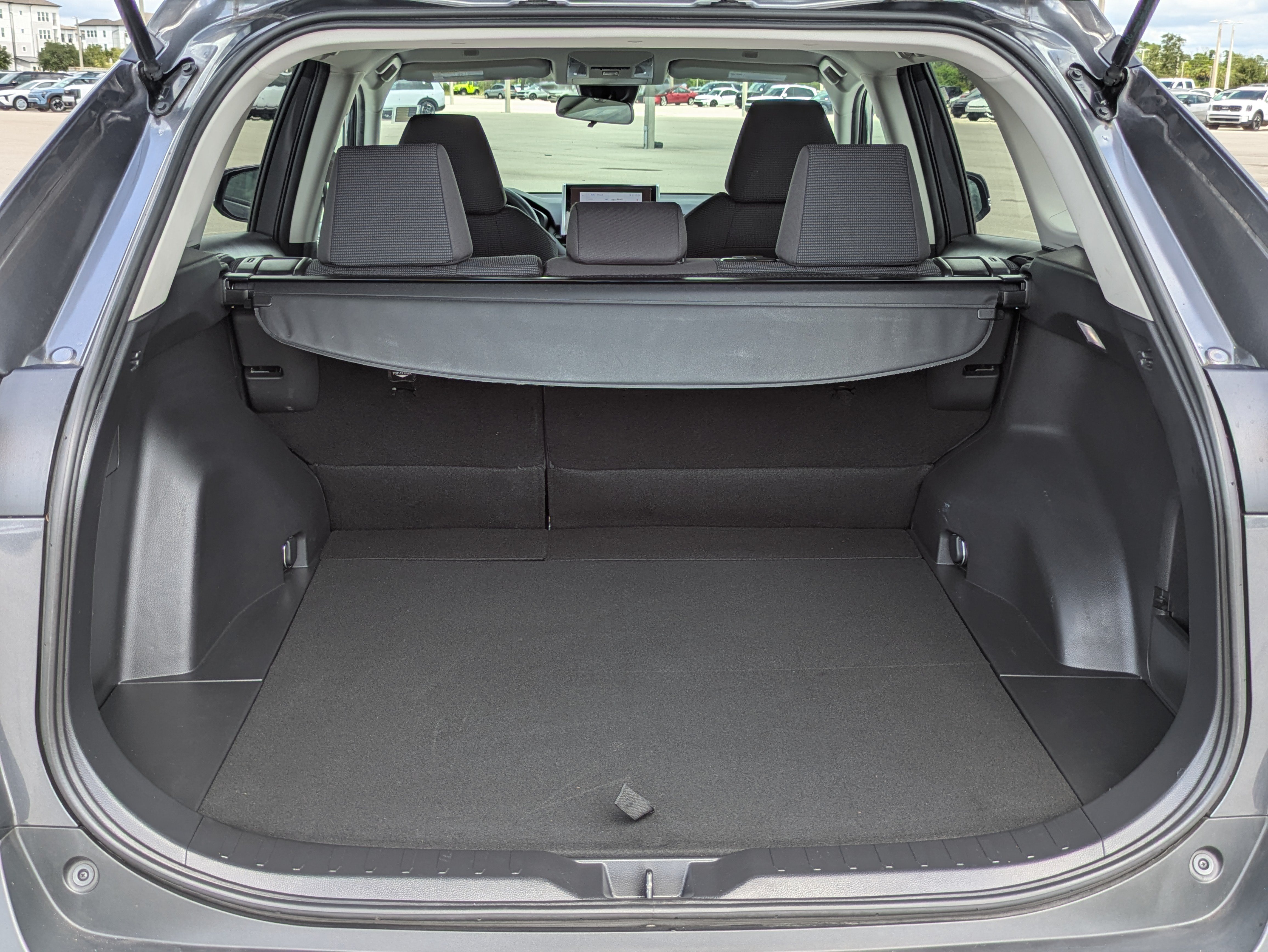 Used 2024 Toyota RAV4 LE FWD image 13