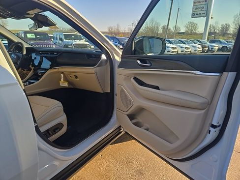 New 2026 Jeep Grand Cherokee Limited AWD/4WD image 78