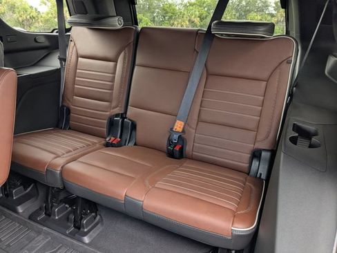 Used 2023 GMC Yukon Denali Ultimate w/ LPO, Floor Liner Package AWD/4WD image 17