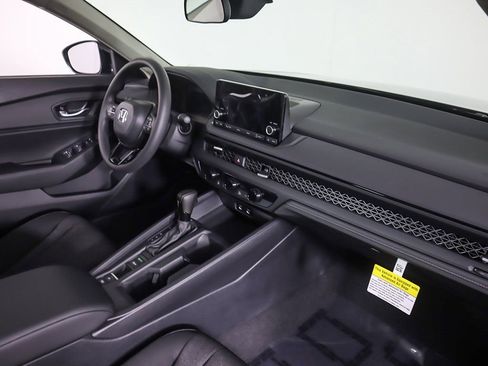 Used 2025 Honda Accord SE image 17