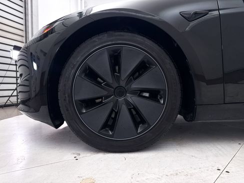 Used 2025 Tesla Model 3 Long Range AWD/4WD image 15