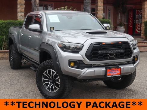 Used 2020 Toyota Tacoma TRD Sport w/ Technology Package AWD/4WD image 2