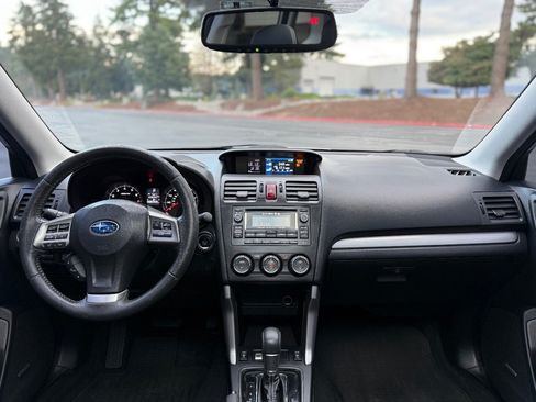 Used 2015 Subaru Forester 2.5i Touring AWD/4WD image 20