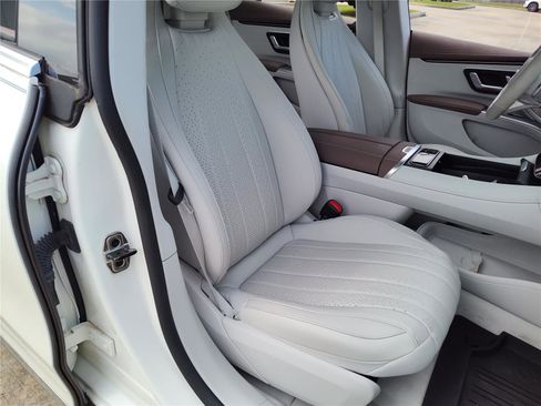 New 2022 Mercedes-Benz EQS 580 4MATIC Sedan image 20