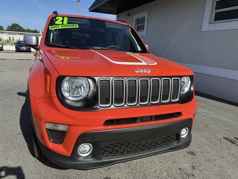 Used 2021 Jeep Renegade Latitude AWD/4WD image 2