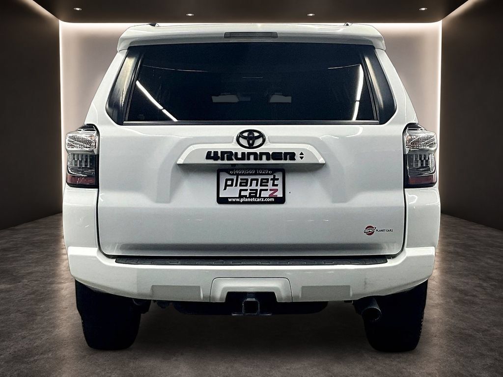 Used 2021 Toyota 4Runner SR5 Premium w/ Moonroof Package RWD image 6