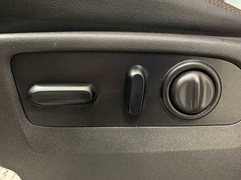 Used 2021 GMC Sierra 1500 AT4 w/ AT4 Preferred Package image 19