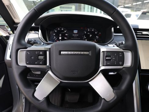 Used 2024 Land Rover Discovery S AWD/4WD image 39