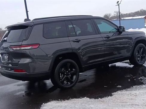 Used 2025 Jeep Grand Cherokee L Limited w/ Black Appearance Package image 3