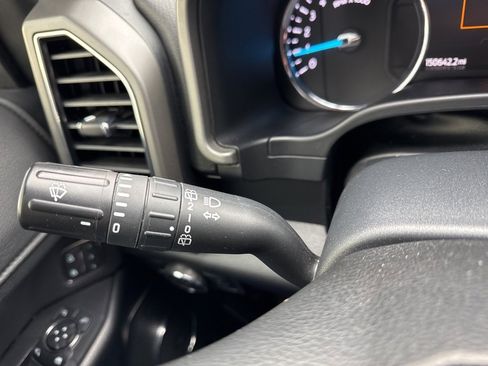 Used 2021 Ford Expedition XLT image 28