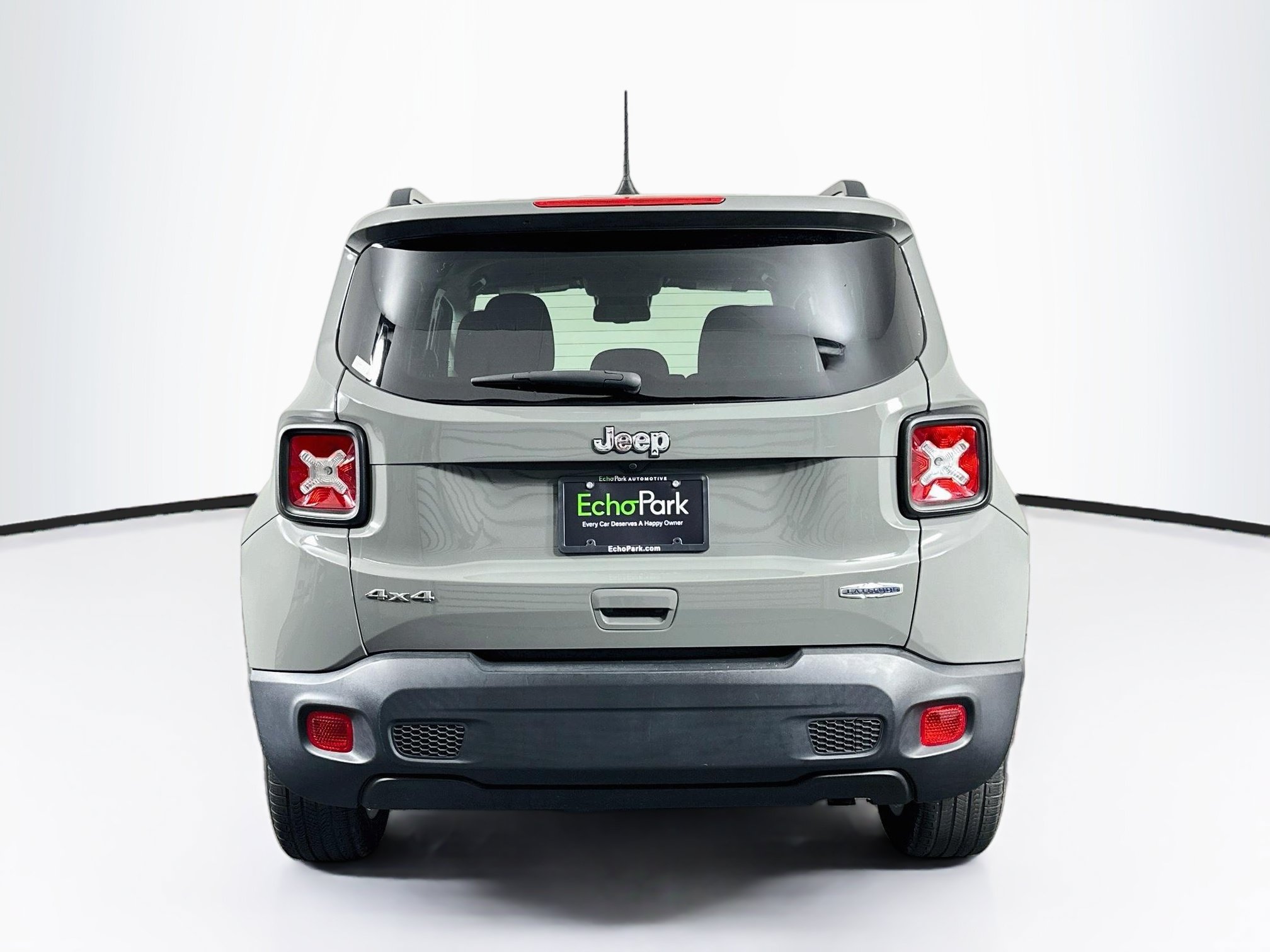 Used 2022 Jeep Renegade Latitude w/ Convenience Group AWD/4WD image 7