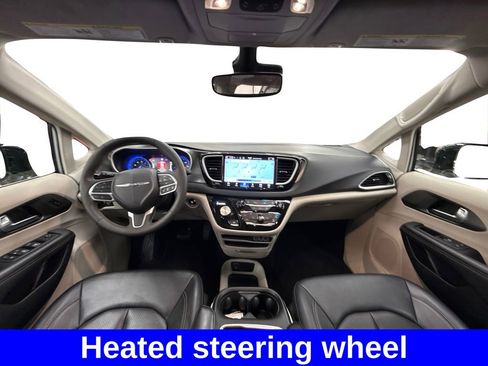 Used 2024 Chrysler Pacifica Touring-L FWD image 20