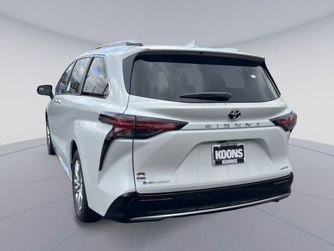 New 2026 Toyota Sienna Limited image 4