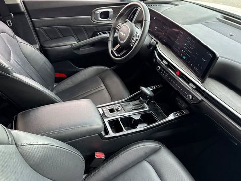 Certified 2025 Kia Sorento SX AWD/4WD image 19