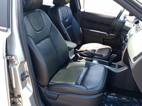 Used 2009 Ford Focus SEL FWD image 24