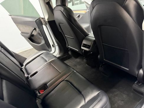 Used 2023 Tesla Model Y Long Range AWD/4WD image 43