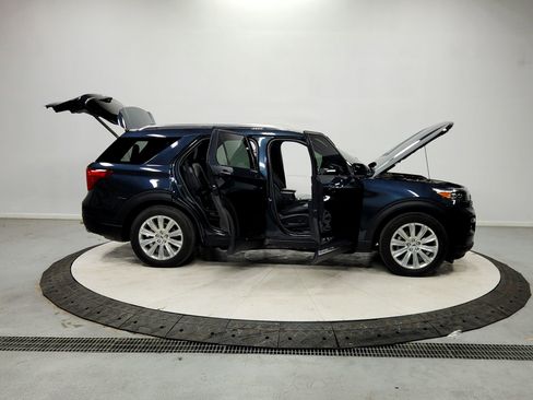 Used 2024 Ford Explorer Limited w/ Limited Technology Package image 16