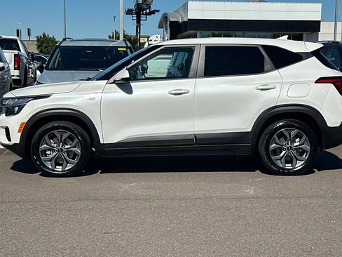 Certified 2024 Kia Seltos LX AWD/4WD image 7