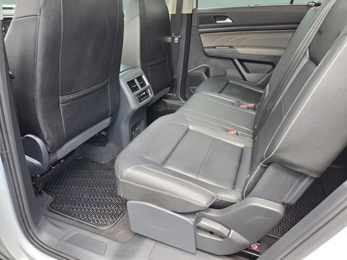 Used 2023 Volkswagen Atlas SE w/ Panoramic Sunroof Package FWD image 18