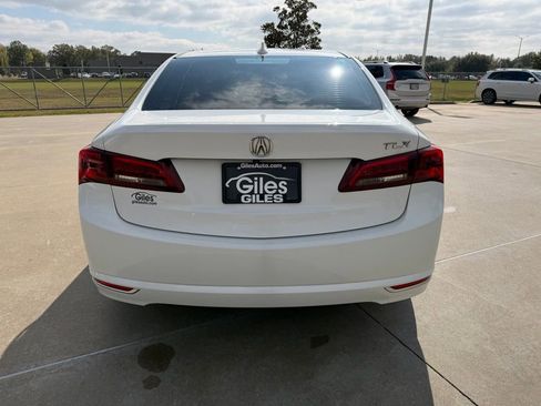 Used 2017 Acura TLX image 4