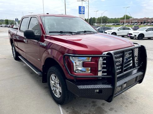 Used 2017 Ford F150 XLT w/ Equipment Group 302A Luxury AWD/4WD image 4
