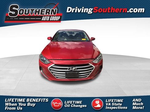 Used 2017 Hyundai Elantra SE FWD image 1