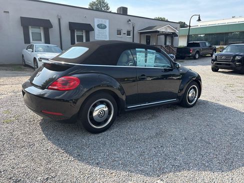 Used 2013 Volkswagen Beetle 2.5 FWD image 32