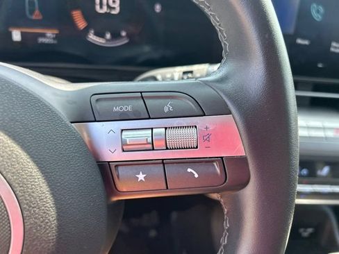 Used 2025 Hyundai Kona SEL FWD image 19