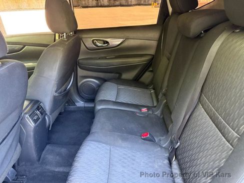 Used 2019 Nissan Rogue SV image 14