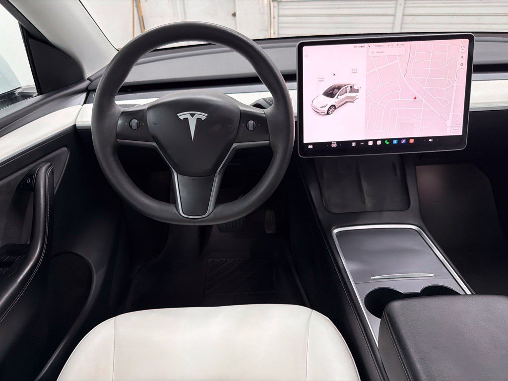 Used 2022 Tesla Model Y Long Range AWD/4WD image 23