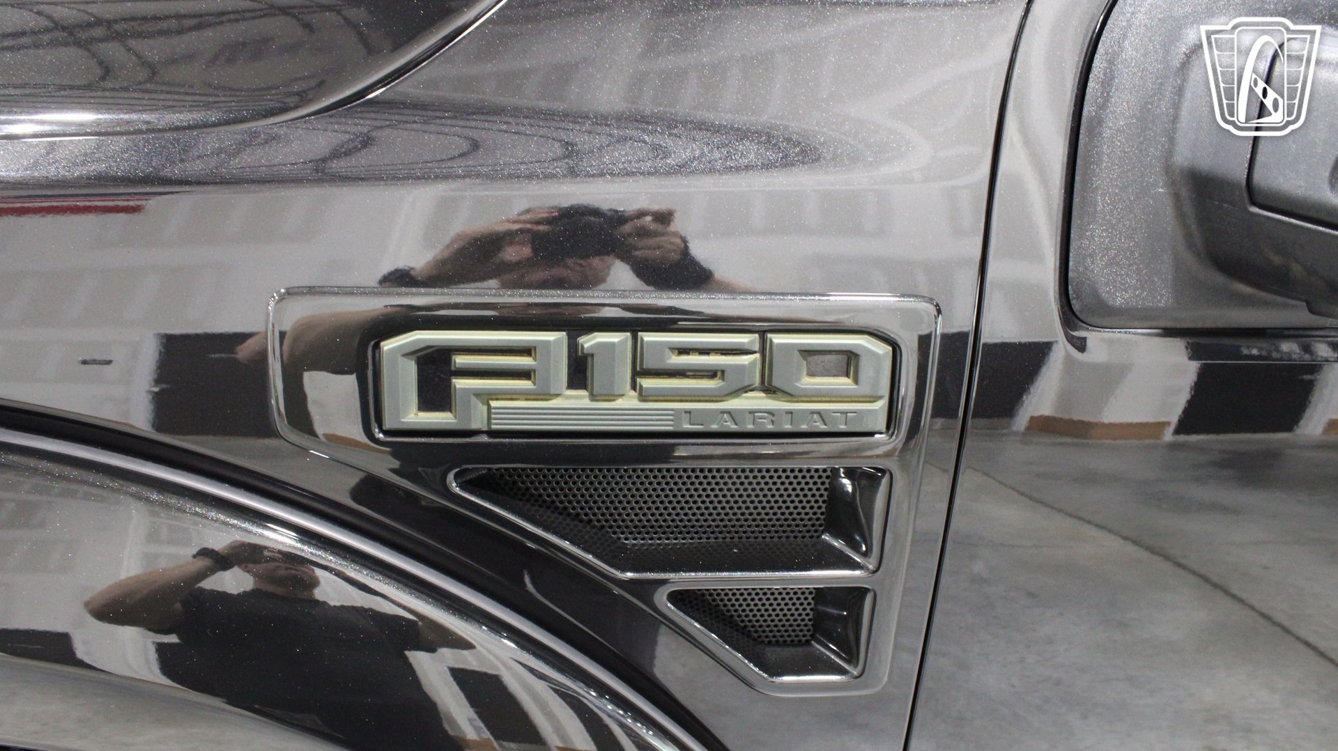 Used 2015 Ford F150 Lariat w/ Equipment Group 502A Luxury AWD/4WD image 32