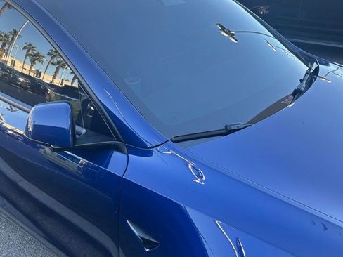 Used 2023 Tesla Model Y Performance image 2