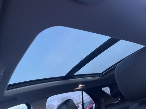 Used 2022 Chevrolet Equinox Premier image 12