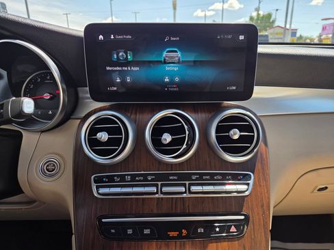 Used 2022 Mercedes-Benz GLC 300 4MATIC image 15