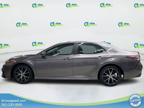 Used 2022 Toyota Camry SE FWD image 8