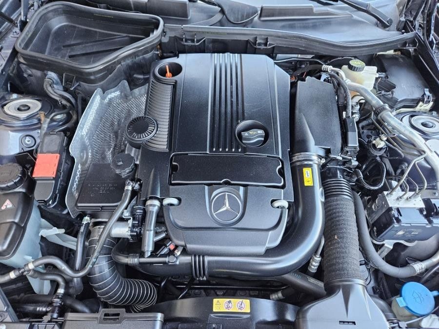 Used 2013 Mercedes-Benz SLK 250 image 10