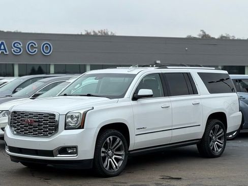Used 2019 GMC Yukon XL Denali w/ Denali Ultimate Package image 40