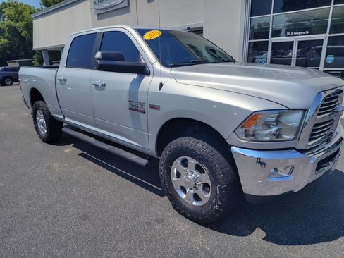Used 2018 RAM 2500 Big Horn image 2