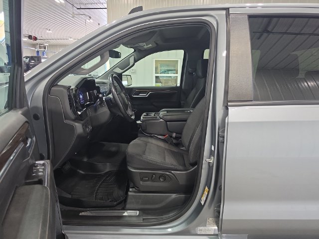 Used 2023 Chevrolet Silverado 1500 RST AWD/4WD image 22