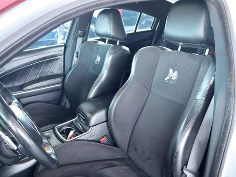 Used 2019 Dodge Charger Scat Pack w/ Dynamics Package RWD image 14