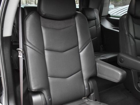 Used 2017 Cadillac Escalade Luxury image 46