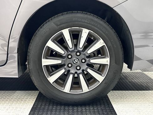 Used 2019 Toyota Sienna Limited Premium AWD/4WD image 8