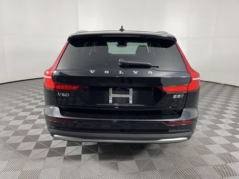 Used 2025 Volvo V60 B5 Cross Country Plus AWD/4WD image 8